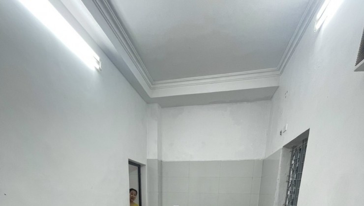 Cho_Thuê nhà riêng Vũ Tông Phan, Ngã Tư Sở Thanh Xuân, 40m-5 tầng, 4PN, 4wc, Giá 14tr